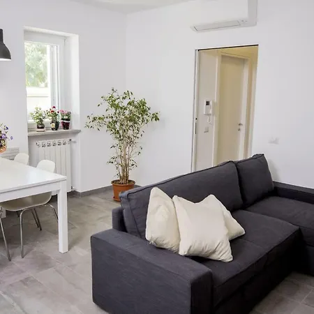 Rosa's House Rome Airport Apartment Fiumicino