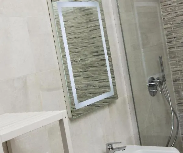 Rosa's House Rome Airport *